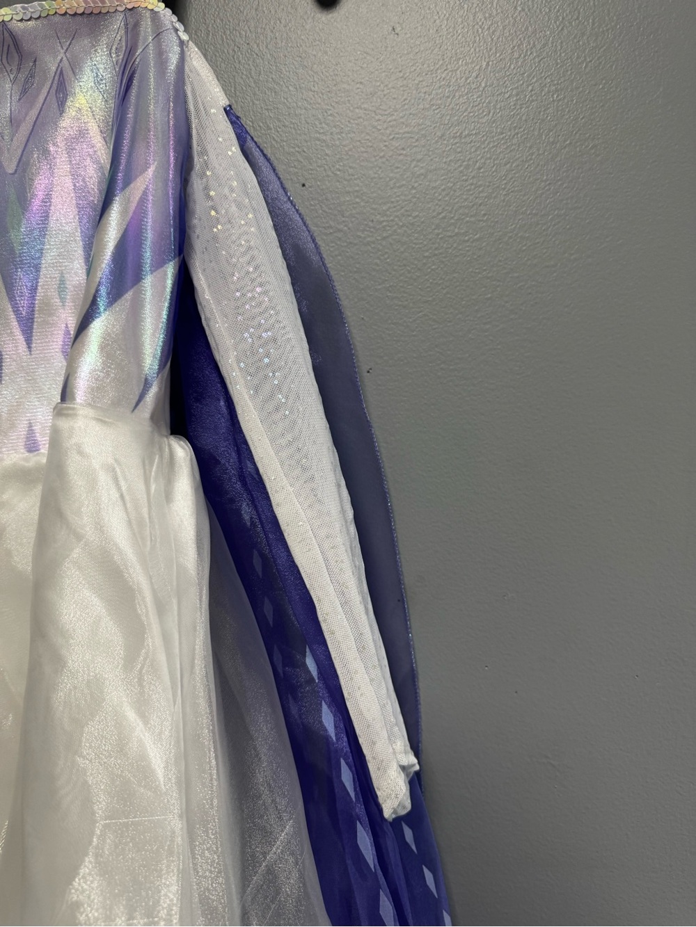Disney Girls' Iridescent White and Purple Elsa Costume Dress size 7-8 - Picture 8 of 13
